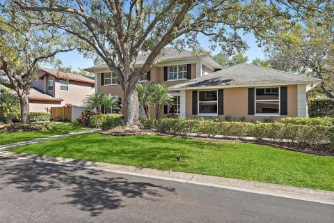 House in Saint Petersburg, Florida 4 bedrooms, 284.75 sq.m. № 1571498 - photo 6