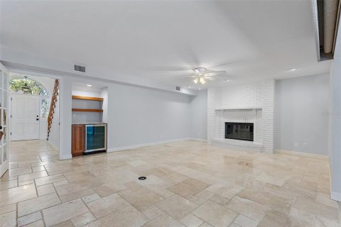 House in Saint Petersburg, Florida 4 bedrooms, 284.75 sq.m. № 1571498 - photo 15