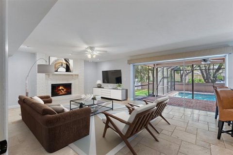 House in Saint Petersburg, Florida 4 bedrooms, 284.75 sq.m. № 1571498 - photo 13