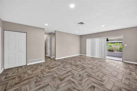 Casa en venta en Port Charlotte, Florida, 3 dormitorios, 121.33 m2 № 2126050 - foto 12