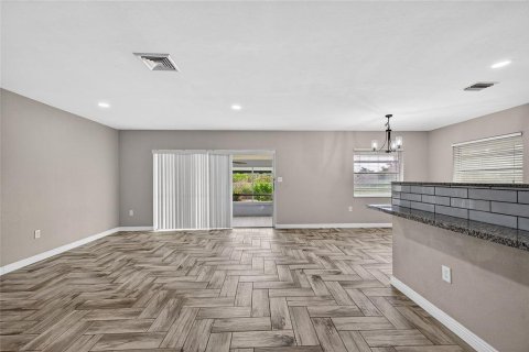 Casa en venta en Port Charlotte, Florida, 3 dormitorios, 121.33 m2 № 2126050 - foto 13