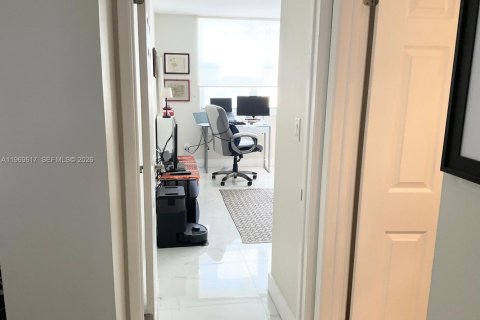 Copropriété à vendre à Miami, Floride: 2 chambres, 89.93 m2 № 2030357 - photo 1