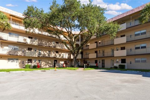 Copropriété à vendre à Lauderhill, Floride: 1 chambre, 80.82 m2 № 2036447 - photo 25