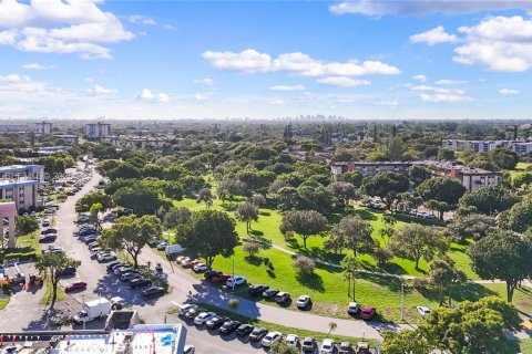 Copropriété à vendre à Lauderhill, Floride: 1 chambre, 80.82 m2 № 2036447 - photo 2