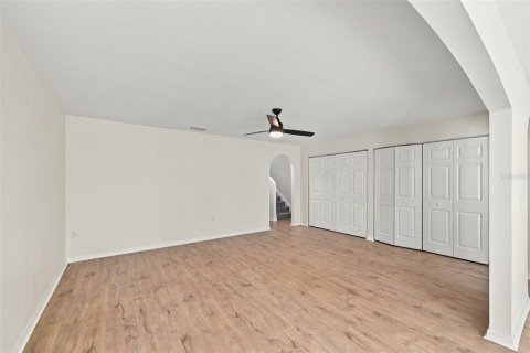 Townhouse in Tampa, Florida 3 bedrooms, 163.88 sq.m. № 2413656 - photo 17