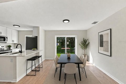 Townhouse in Tampa, Florida 3 bedrooms, 163.88 sq.m. № 2413656 - photo 8