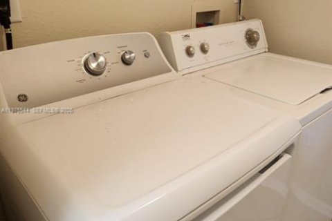 Appartement à louer à West Palm Beach, Floride: 2 chambres, 98.29 m2 № 2038307 - photo 13