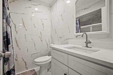 Villa ou maison à vendre à Port Richey, Floride: 3 chambres, 170.38 m2 № 2142975 - photo 13