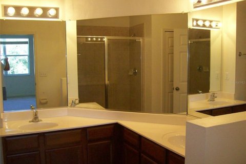 Townhouse in Sarasota, Florida 3 bedrooms, 177.63 sq.m. № 2399246 - photo 6