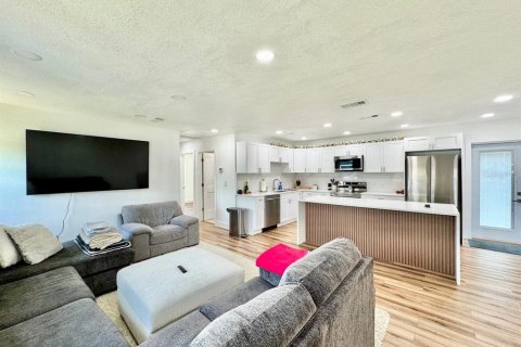 Villa ou maison à louer à Tampa, Floride: 3 chambres, 111.48 m2 № 2112147 - photo 6