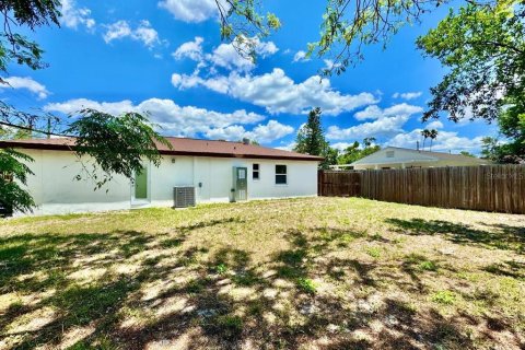 Villa ou maison à louer à Tampa, Floride: 3 chambres, 111.48 m2 № 2112147 - photo 29