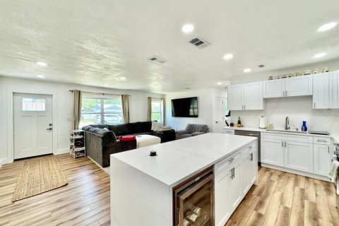 Villa ou maison à louer à Tampa, Floride: 3 chambres, 111.48 m2 № 2112147 - photo 13
