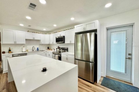 Villa ou maison à louer à Tampa, Floride: 3 chambres, 111.48 m2 № 2112147 - photo 9