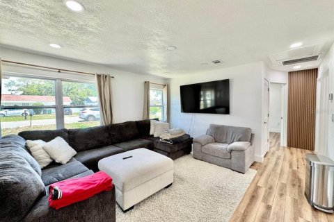 Villa ou maison à louer à Tampa, Floride: 3 chambres, 111.48 m2 № 2112147 - photo 7