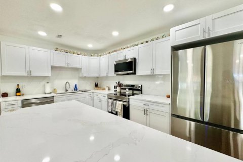 Villa ou maison à louer à Tampa, Floride: 3 chambres, 111.48 m2 № 2112147 - photo 12