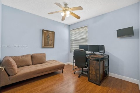 House in Hollywood, Florida 3 bedrooms, 205.69 sq.m. № 2043770 - photo 14