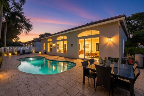 House in Hollywood, Florida 3 bedrooms, 205.69 sq.m. № 2043770 - photo 24