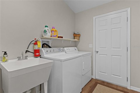 House in The Villages, Florida 3 bedrooms, 169.73 sq.m. № 1642865 - photo 13