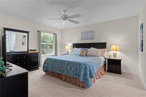 House in The Villages, Florida 3 bedrooms, 169.73 sq.m. № 1642865 - photo 15
