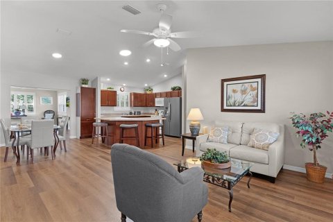 House in The Villages, Florida 3 bedrooms, 169.73 sq.m. № 1642865 - photo 5