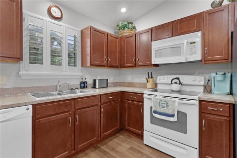 House in The Villages, Florida 3 bedrooms, 169.73 sq.m. № 1642865 - photo 10