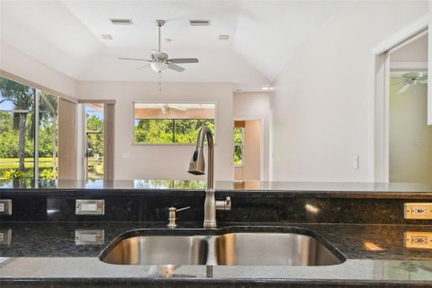 Villa ou maison à louer à Lakewood Ranch, Floride: 4 chambres, 222.97 m2 № 2091858 - photo 8