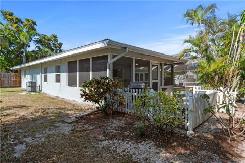 House in Sarasota, Florida 3 bedrooms, 204.01 sq.m. № 1635026 - photo 28