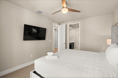 Condo in Kissimmee, Florida, 5 bedrooms  № 2222505 - photo 11
