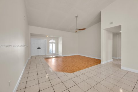 Villa ou maison à vendre à Miami, Floride: 4 chambres, 202.99 m2 № 2024729 - photo 7