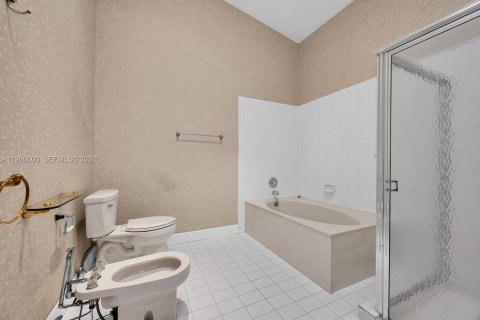 Villa ou maison à vendre à Miami, Floride: 4 chambres, 202.99 m2 № 2024729 - photo 16