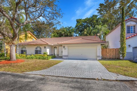 Villa ou maison à vendre à Miami, Floride: 4 chambres, 202.99 m2 № 2024729 - photo 2