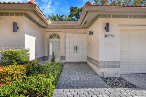 Villa ou maison à vendre à Miami, Floride: 4 chambres, 202.99 m2 № 2024729 - photo 3