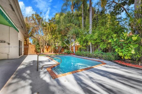 Villa ou maison à vendre à Miami, Floride: 4 chambres, 202.99 m2 № 2024729 - photo 27