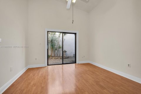 Villa ou maison à vendre à Miami, Floride: 4 chambres, 202.99 m2 № 2024729 - photo 22