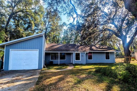 Casa en venta en Zephyrhills, Florida, 4 dormitorios, 170.57 m2 № 1654573 - foto 1