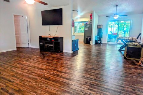 Casa en venta en Zephyrhills, Florida, 4 dormitorios, 170.57 m2 № 1654573 - foto 7