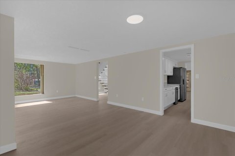 House in DeLand, Florida 4 bedrooms, 193.24 sq.m. № 2200702 - photo 10