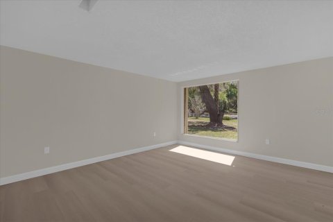 House in DeLand, Florida 4 bedrooms, 193.24 sq.m. № 2200702 - photo 8