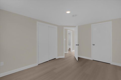 House in DeLand, Florida 4 bedrooms, 193.24 sq.m. № 2200702 - photo 21
