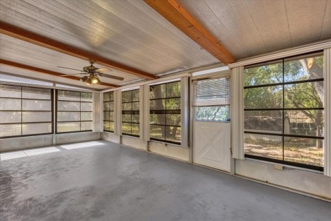 House in DeLand, Florida 4 bedrooms, 193.24 sq.m. № 2200702 - photo 23