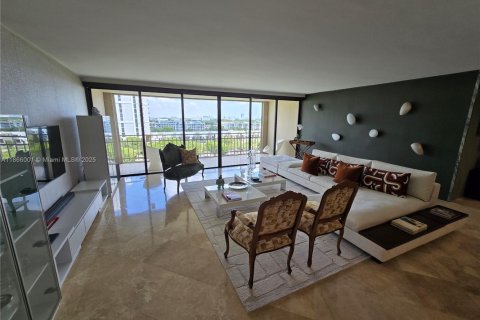 Condominio en alquiler en Miami, Florida, 2 dormitorios, 152.17 m2 № 1895654 - foto 5
