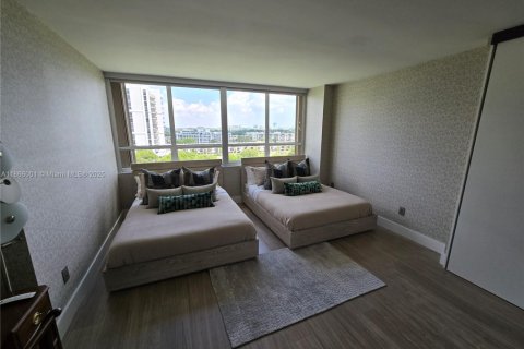Condominio en alquiler en Miami, Florida, 2 dormitorios, 152.17 m2 № 1895654 - foto 16