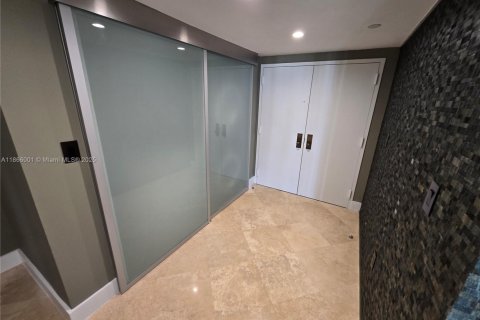 Condominio en alquiler en Miami, Florida, 2 dormitorios, 152.17 m2 № 1895654 - foto 13