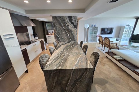 Condominio en alquiler en Miami, Florida, 2 dormitorios, 152.17 m2 № 1895654 - foto 11