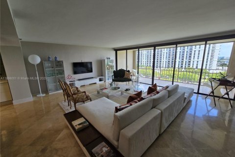 Condominio en alquiler en Miami, Florida, 2 dormitorios, 152.17 m2 № 1895654 - foto 6
