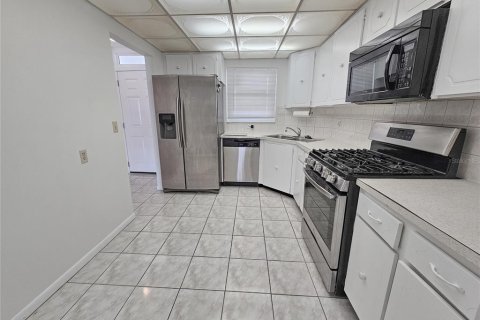 Condominio en venta en Gulfport, Florida, 2 dormitorios, 134.71 m2 № 2151787 - foto 4