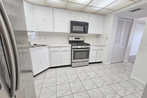 Condominio en venta en Gulfport, Florida, 2 dormitorios, 134.71 m2 № 2151787 - foto 3