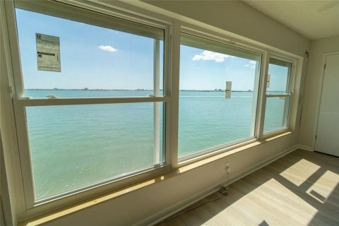 Condominio en venta en Gulfport, Florida, 2 dormitorios, 134.71 m2 № 2151787 - foto 9