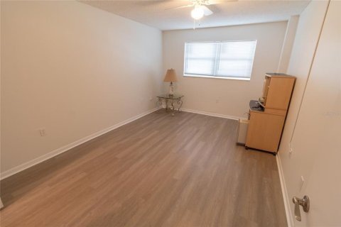 Condominio en venta en Gulfport, Florida, 2 dormitorios, 134.71 m2 № 2151787 - foto 19