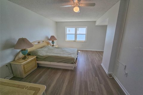 Condominio en venta en Gulfport, Florida, 2 dormitorios, 134.71 m2 № 2151787 - foto 14